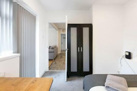 Key Serviced Apartments Hall Green Solihull Dış mekan fotoğraf